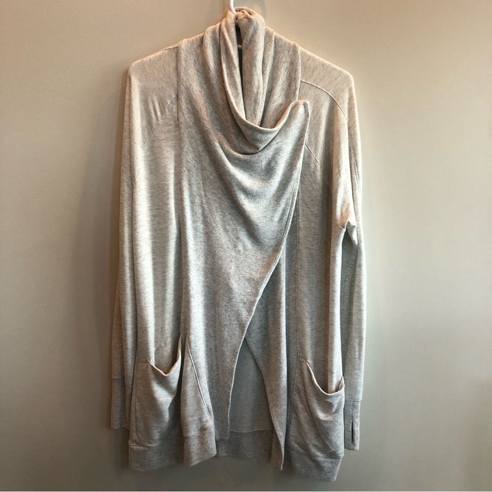 Athleta Pranayama Wrap Heathered Light Grey Size M